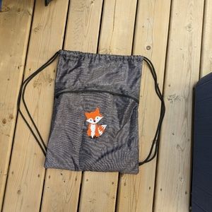Thirty-one Cinch Sac | Charcoal Cross Hatch with Embroidered Fox